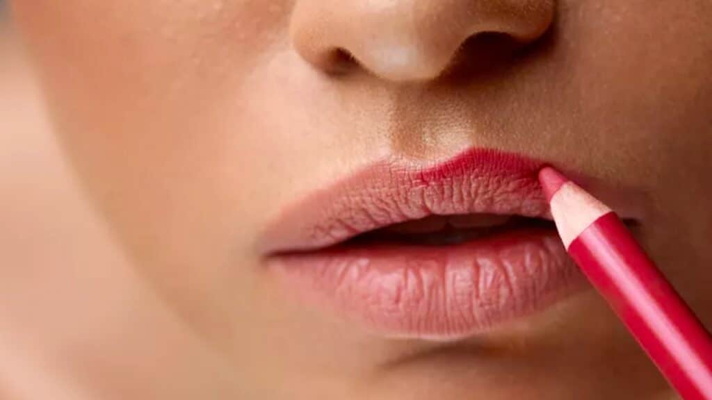 Trucco labbra: va di moda la "double lip line". Che cos'è e come si fa