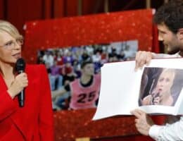 maria-de-filippi-look-rosso