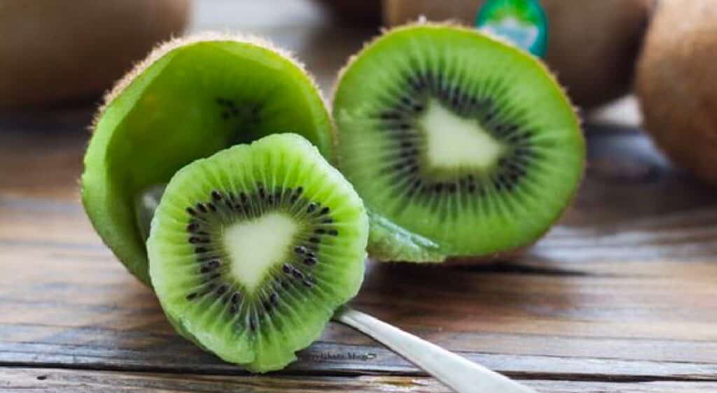 Kiwi, i benefici per la pelle e per i capelli