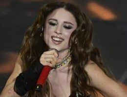 sanremo-2024-angelina-mango-look-collane