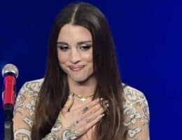 sanremo-2024-angelina-mango-unghie