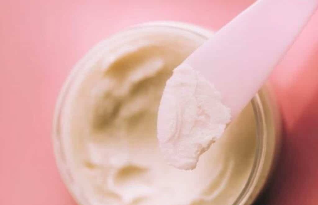 La crema contorno occhi con 13mila recensioni positive (costa meno di 20 euro)