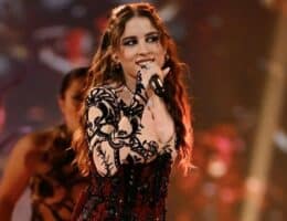 angelina-mango-nuovo-look-svolta