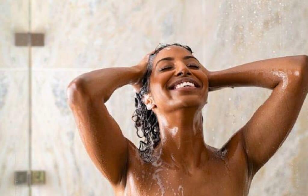 Cos'è il cowash e come potrebbe migliorare la bellezza (e la salute) della tua chioma