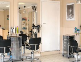 poster per parrucchieri caratteristiche come devono essere