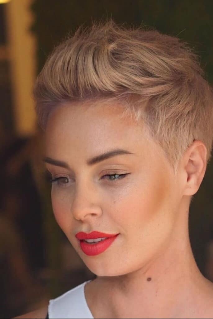 capelli cropped pixie