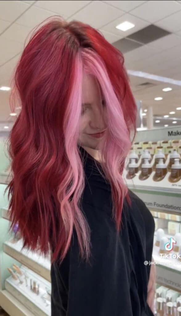 Capelli rossi e rosa