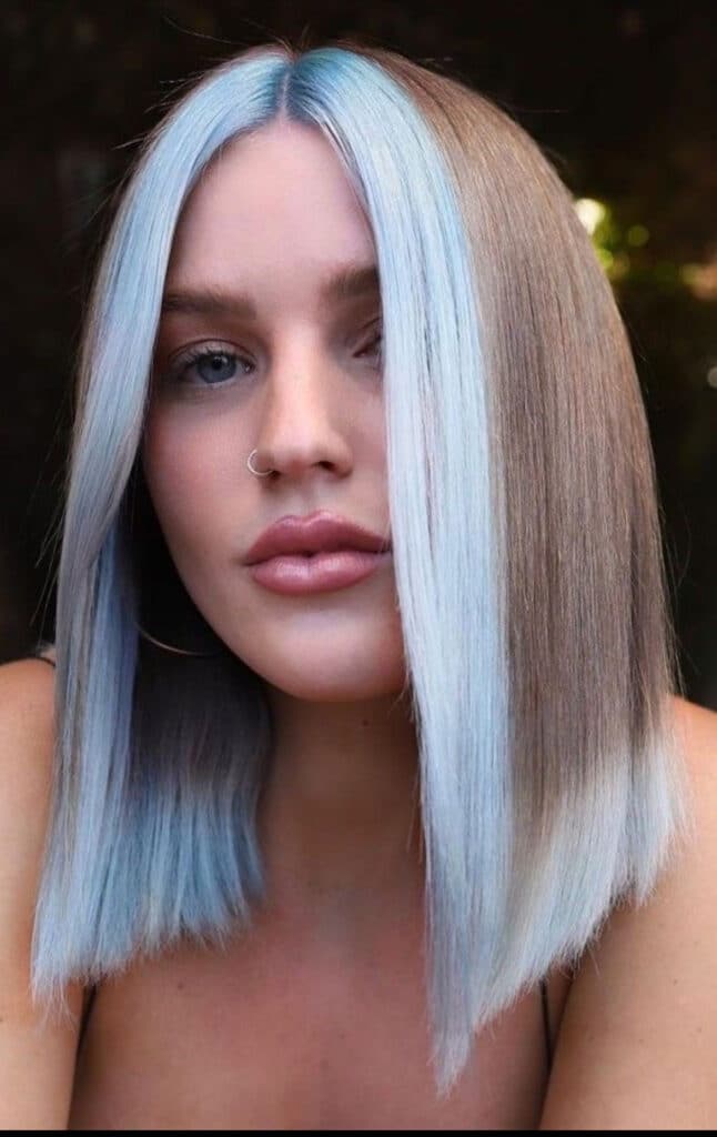 capelli platino e azzurri