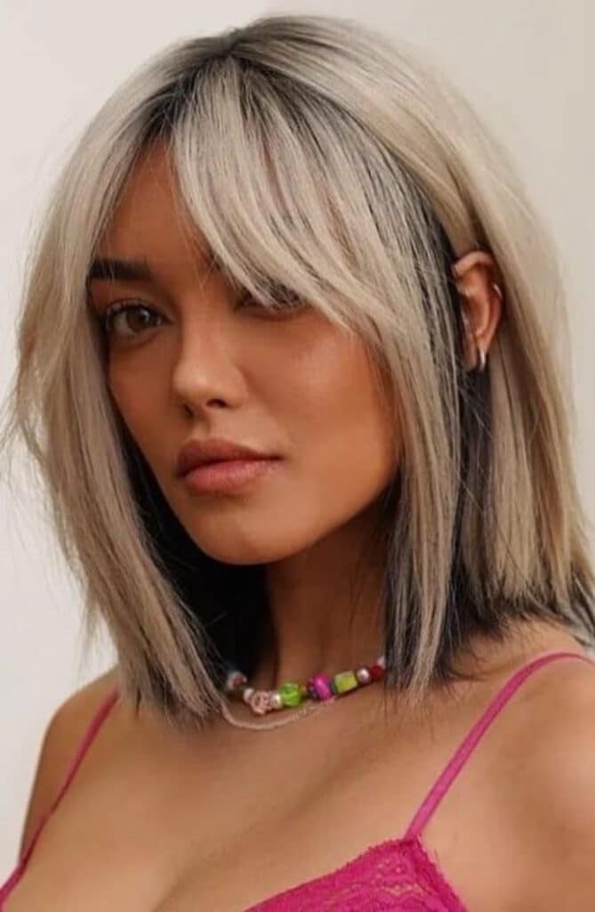 Capelli biondi e sotto neri 