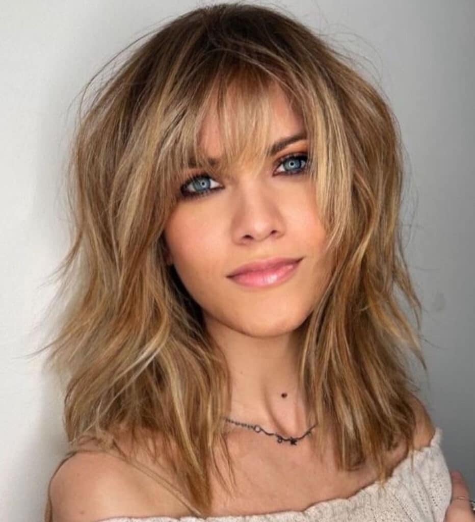 Shoulder-length shag