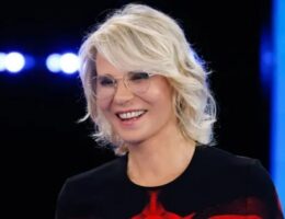maria-de-filippi-look-costume