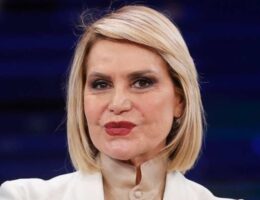 simona-ventura-look-pre-matrimonio