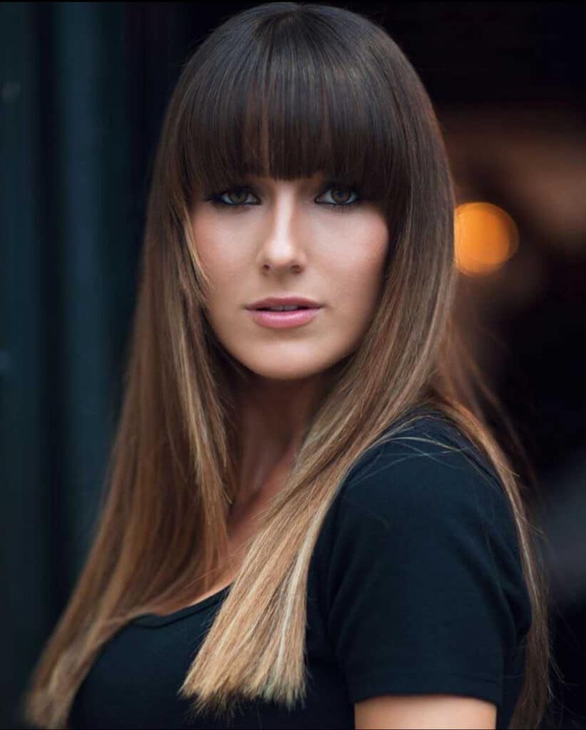 capelli a strati con frangia