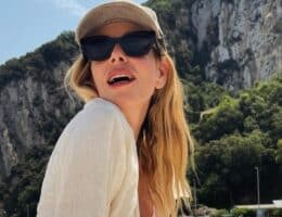 alessia-marcuzzi-look-mare-fisico