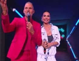 ilary-blasi-look-battiti-live-tuta-marca-prezzo