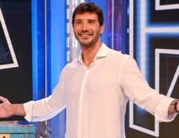 stefano-de-martino-look-red-carpet-venezia