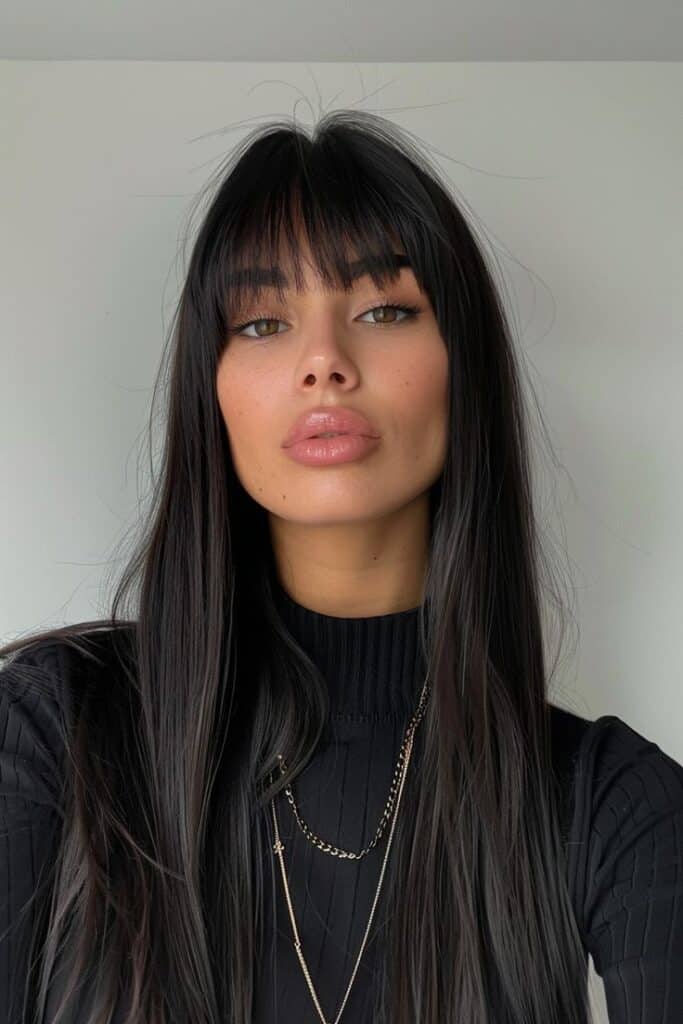 capelli lunghi con frangia