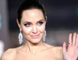 angelina-jolie-svolta-look