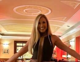 federica-panicucci-compleanno-critiche-look-età