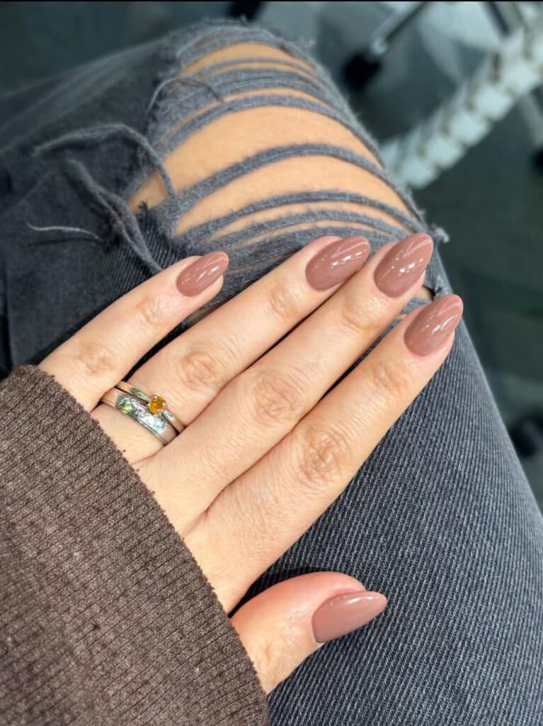 brown nude nails 