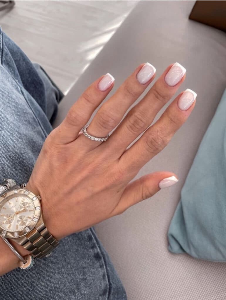 French manicure corta