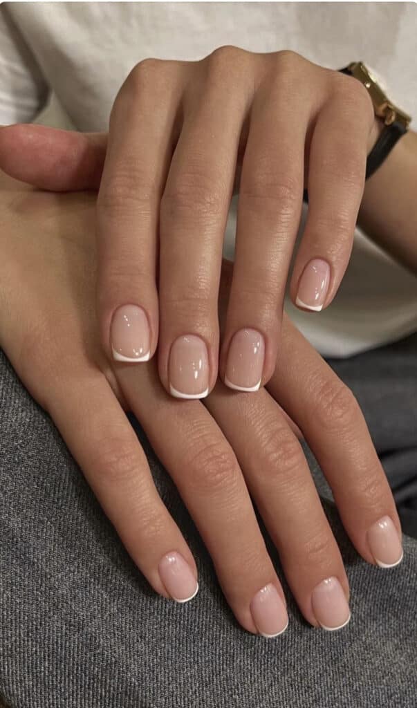 French manicure corta