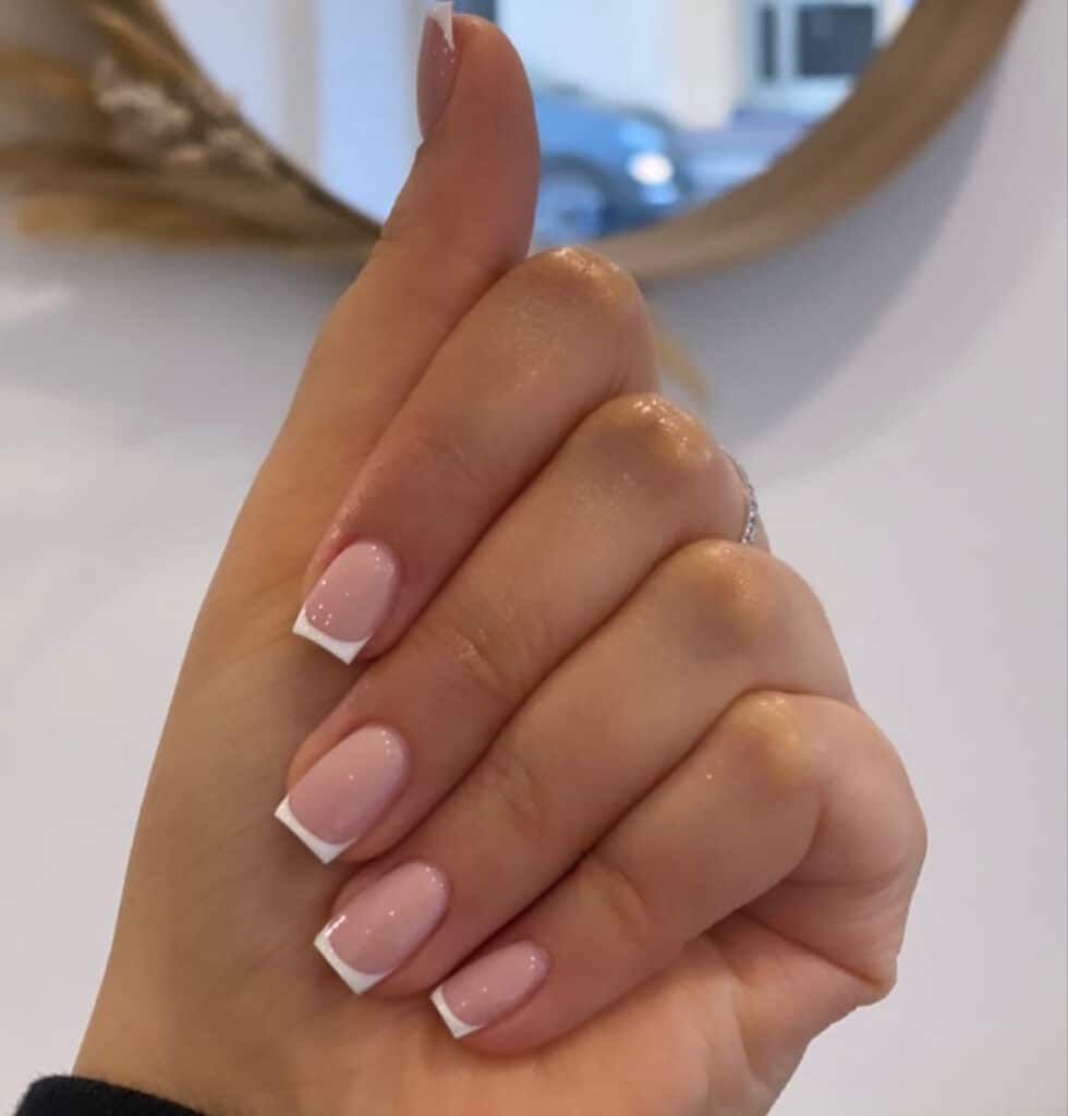 French manicure corta