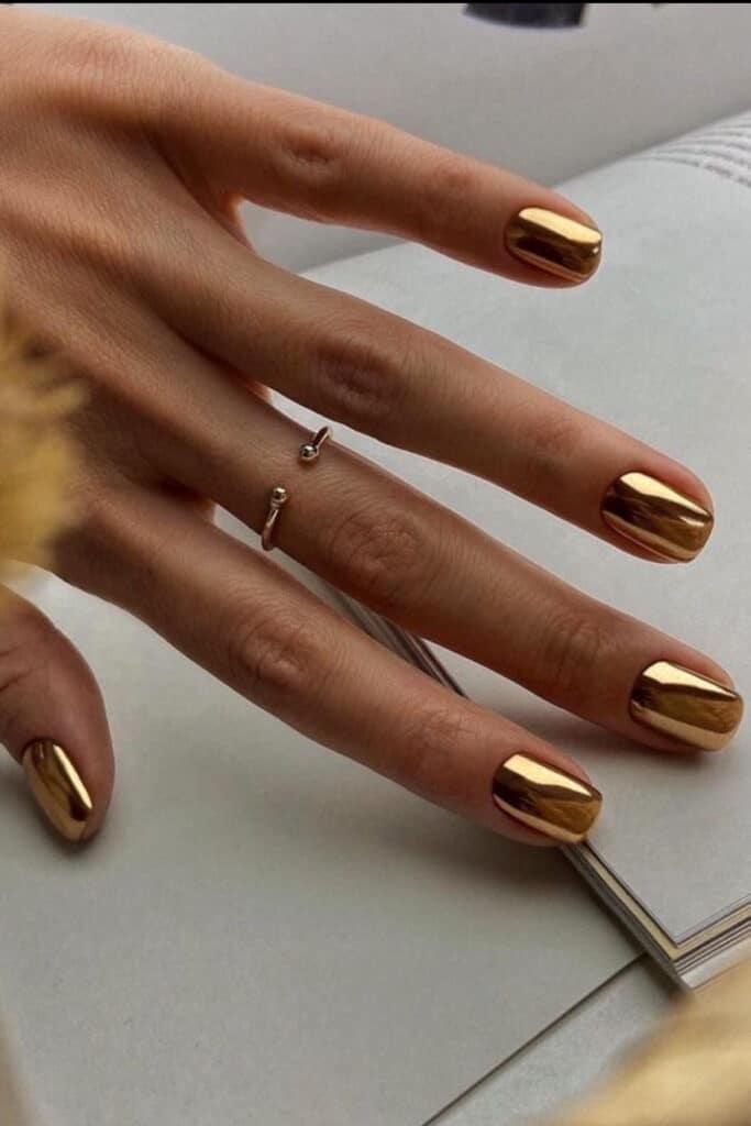 gold nails