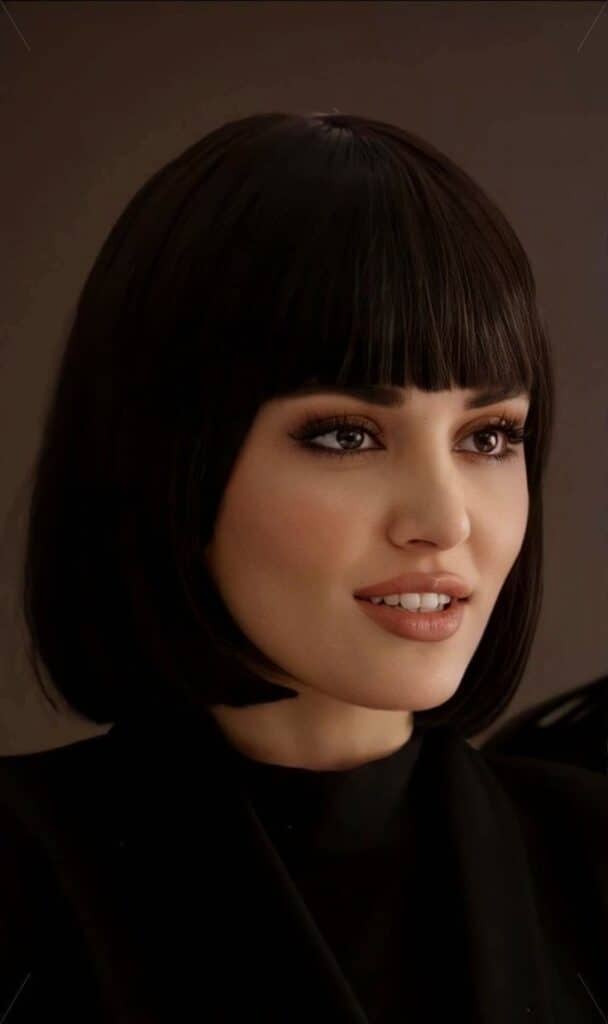 caschetto con frangia 