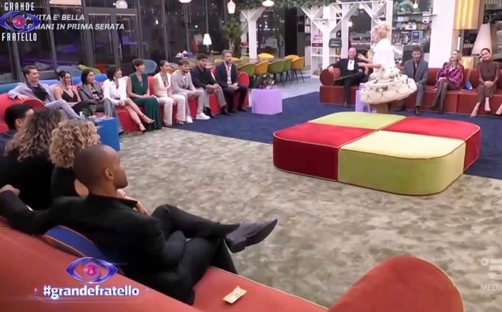 maria-teresa-ruta-torna-al-grande-fratello-look