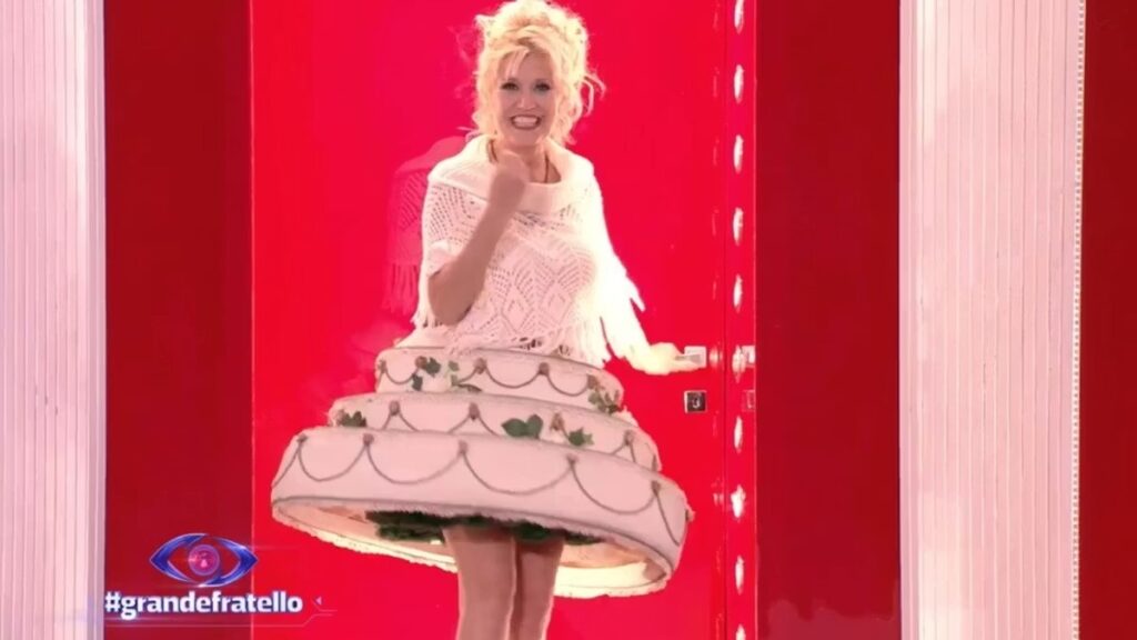 maria-teresa-ruta-torna-al-grande-fratello-look
