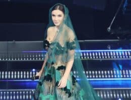 sanremo-2025-elettra-lamborghini-abito-velo-retroscena