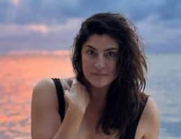 elisa-isoardi-fisico-costume