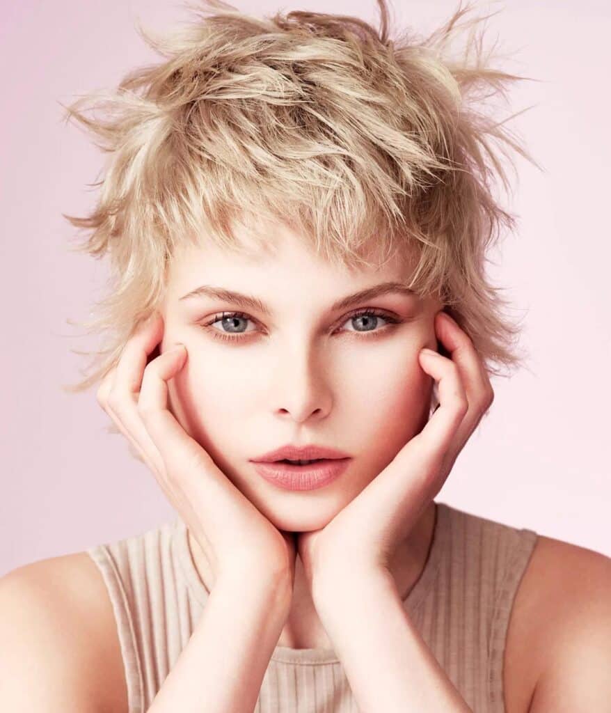 capelli corti sfilati