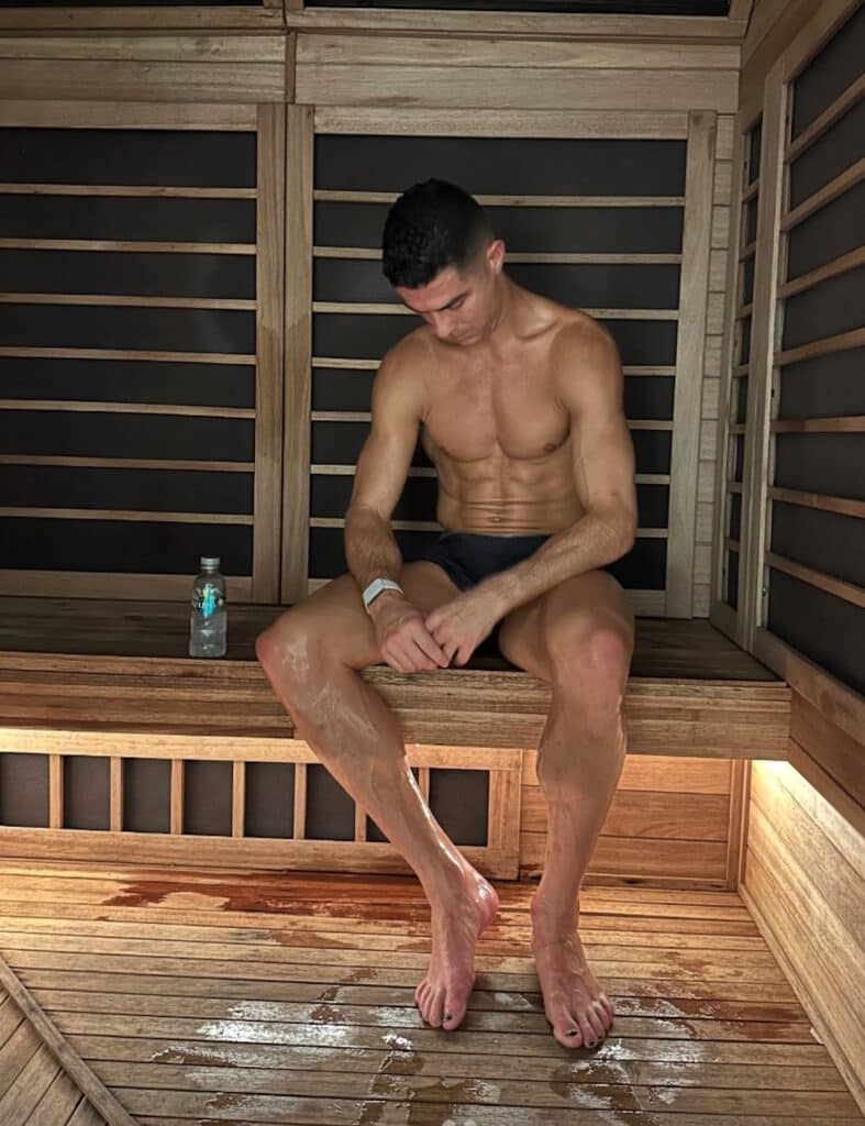 cristiano-ronaldo-smalto-nero-piedi-motivo
