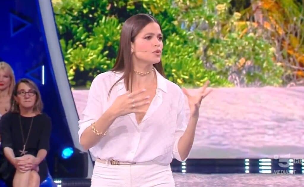 veronica-gentili-isola-dei-famosi-look-marca-prezzo