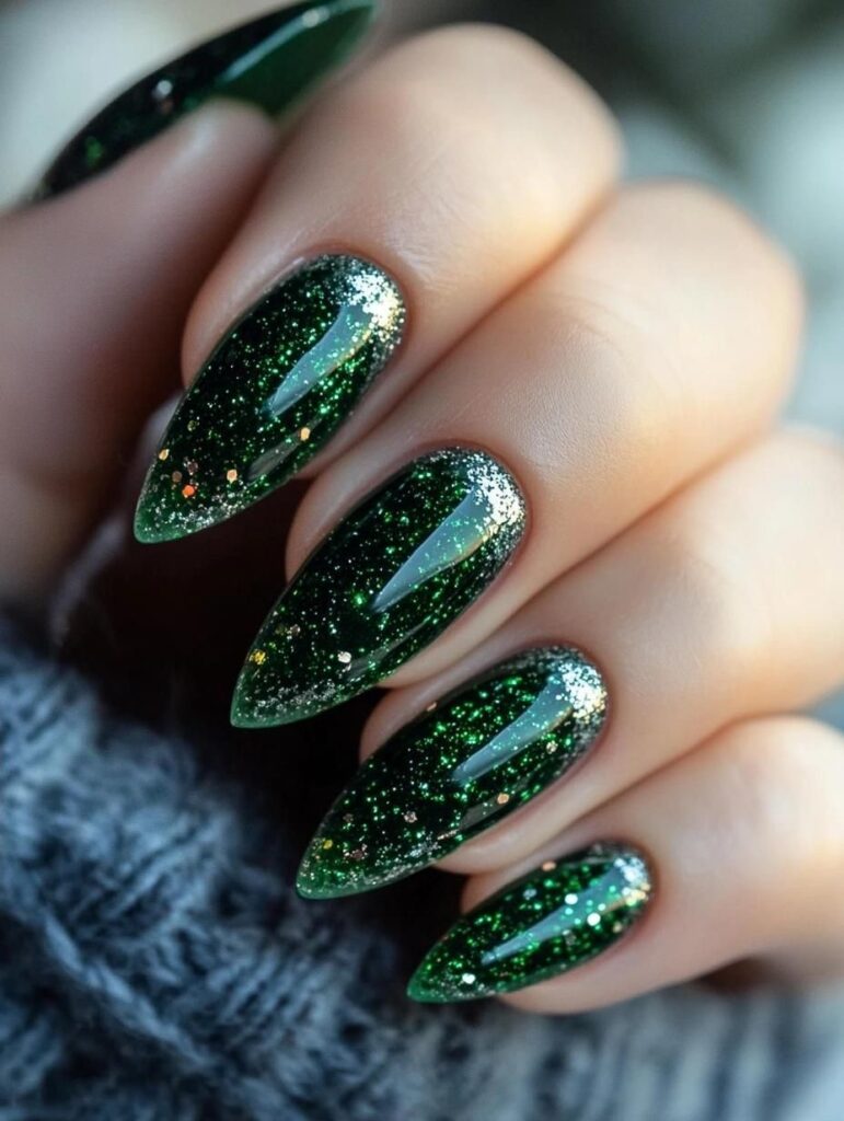 unghie verdi glitter