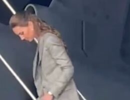 kate middleton-torna in-pubblico-tutti-a-bocca-aperta