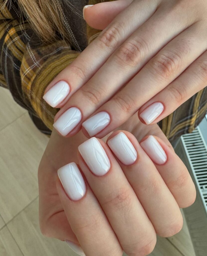 unghie bianco latte 