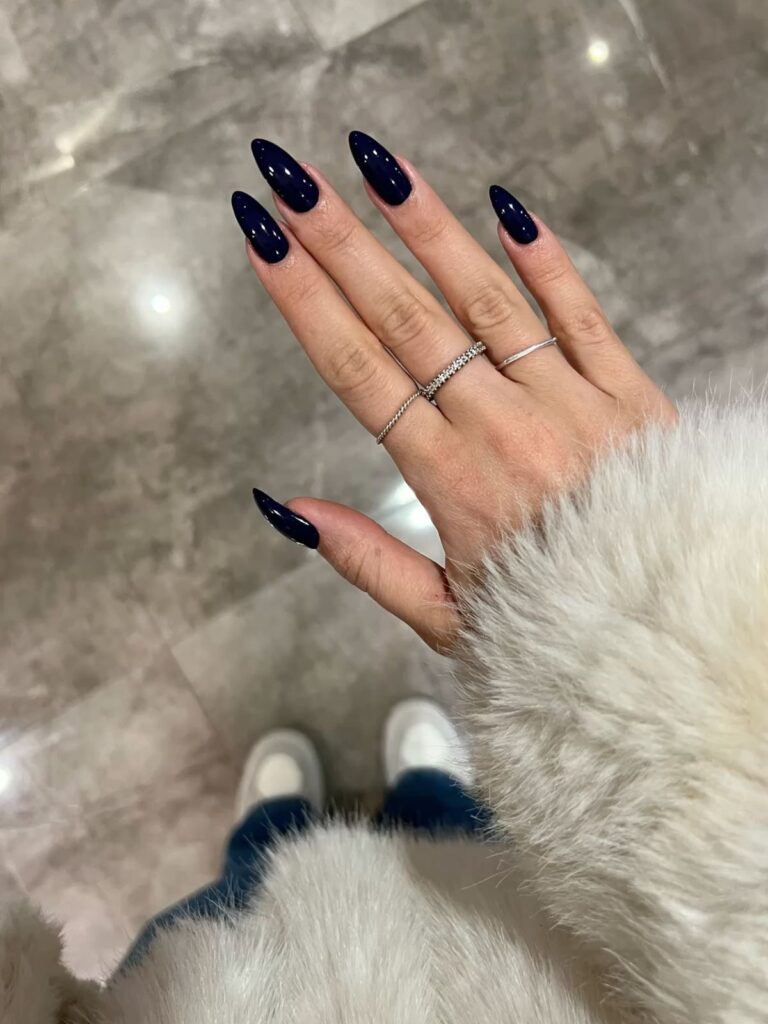 unghie blu notte 