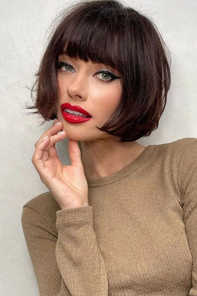 caschetto con frangia