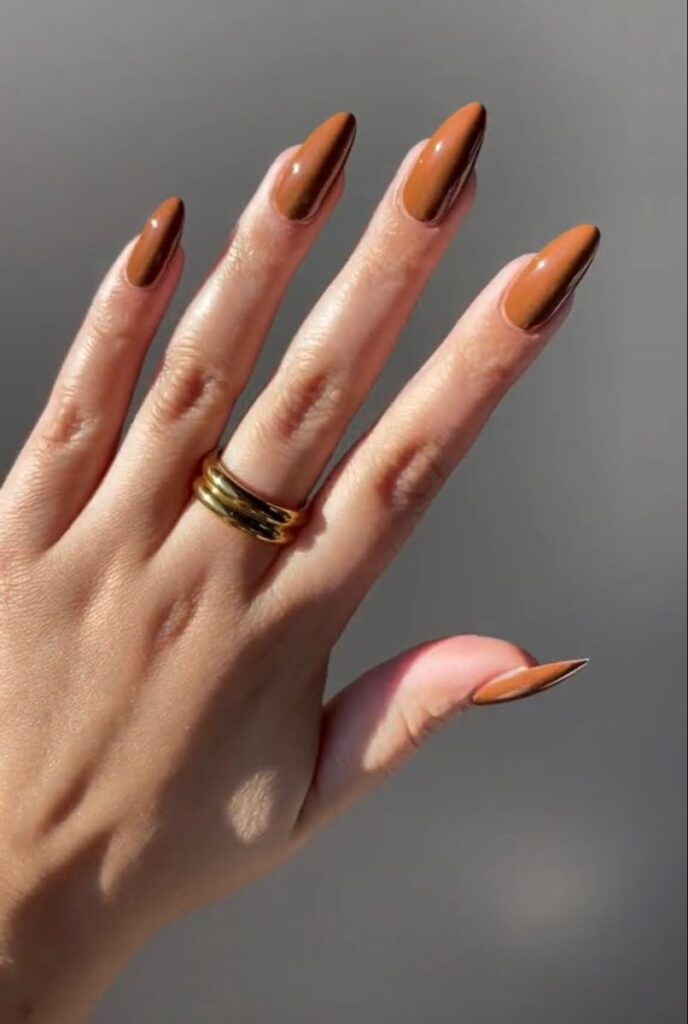 Unghie caramello