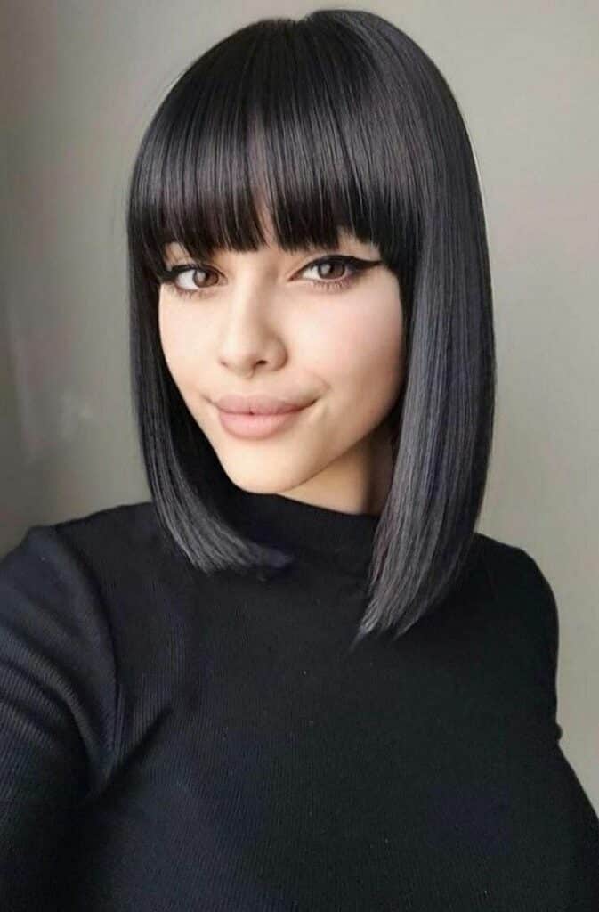 caschetto con frangia